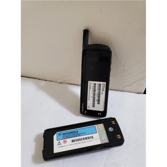 Motorola SWF4018DB (3160) Mobile Cell Phone Black Classic AM504T Collectible - Picture 6 of 8